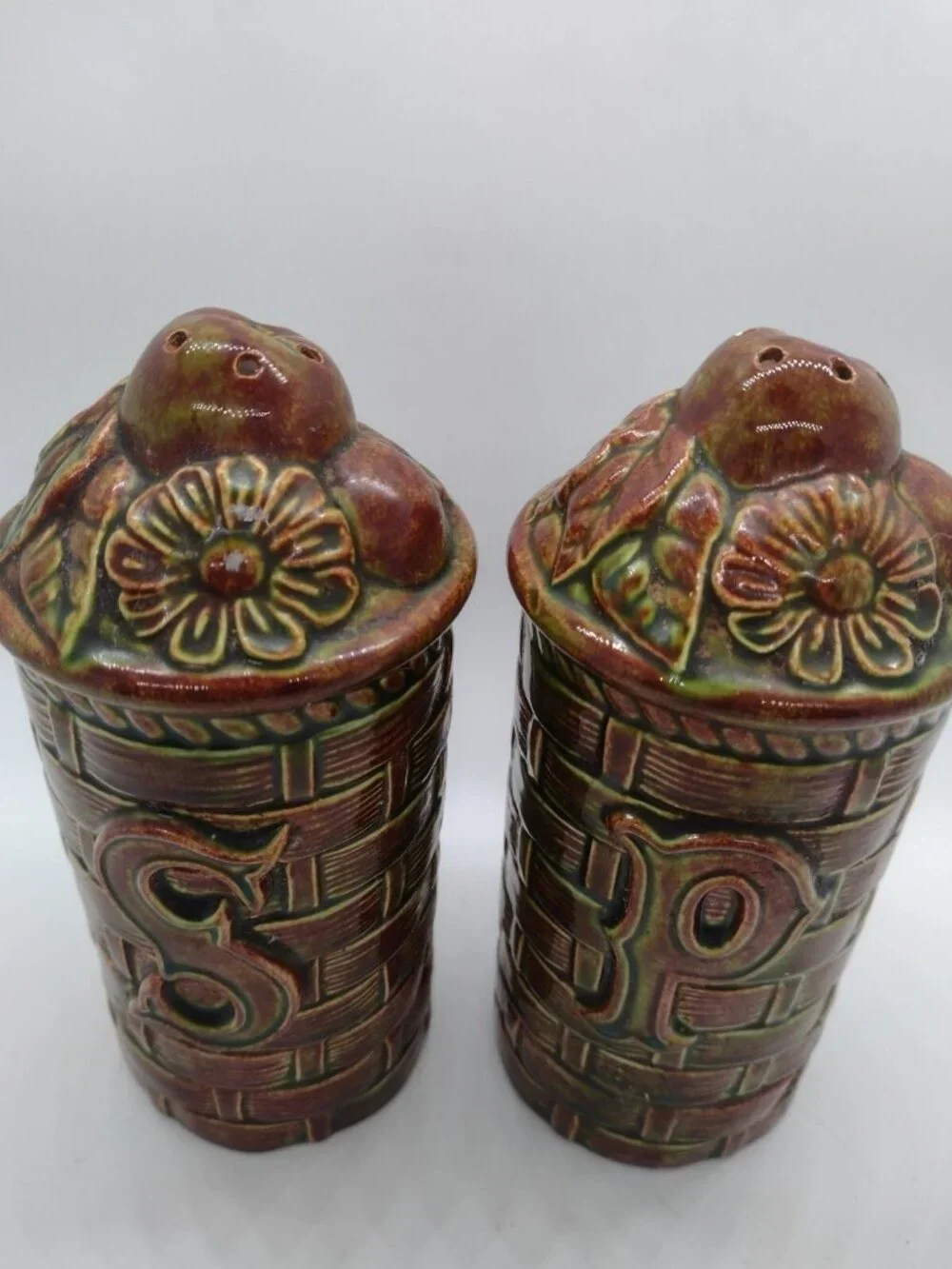Vintage MCM Basket Weave Ceramic Stove Top Salt Pepper Shakers Flowers 60s Brown